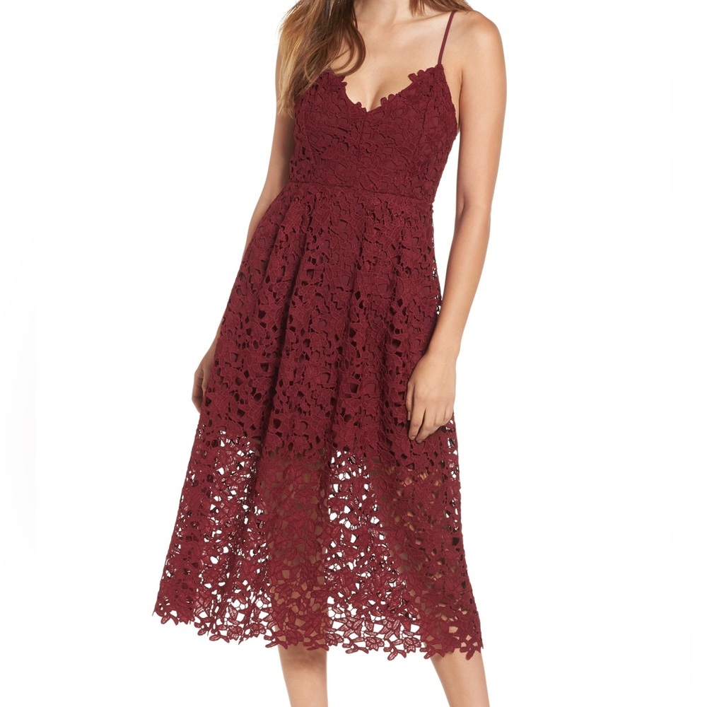 STUNNING ASTR maroon lace floral midi dress (LIKE NEW)